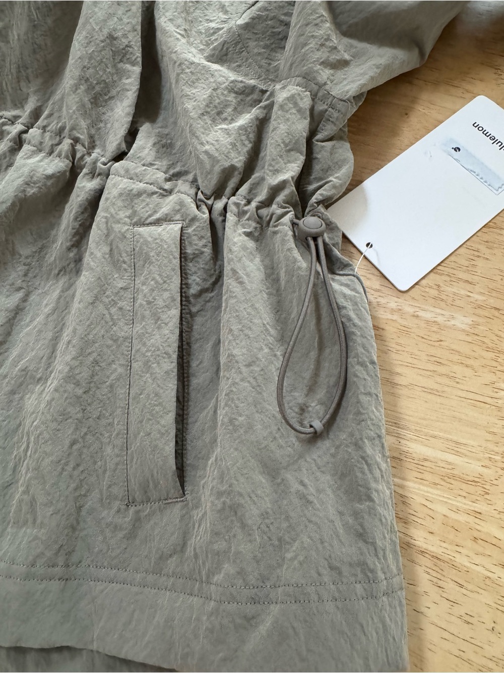 NWT Lululemon Crinkle Nylon Cinchable Jacket Warm Ash Grey Size L - Picture 6 of 9